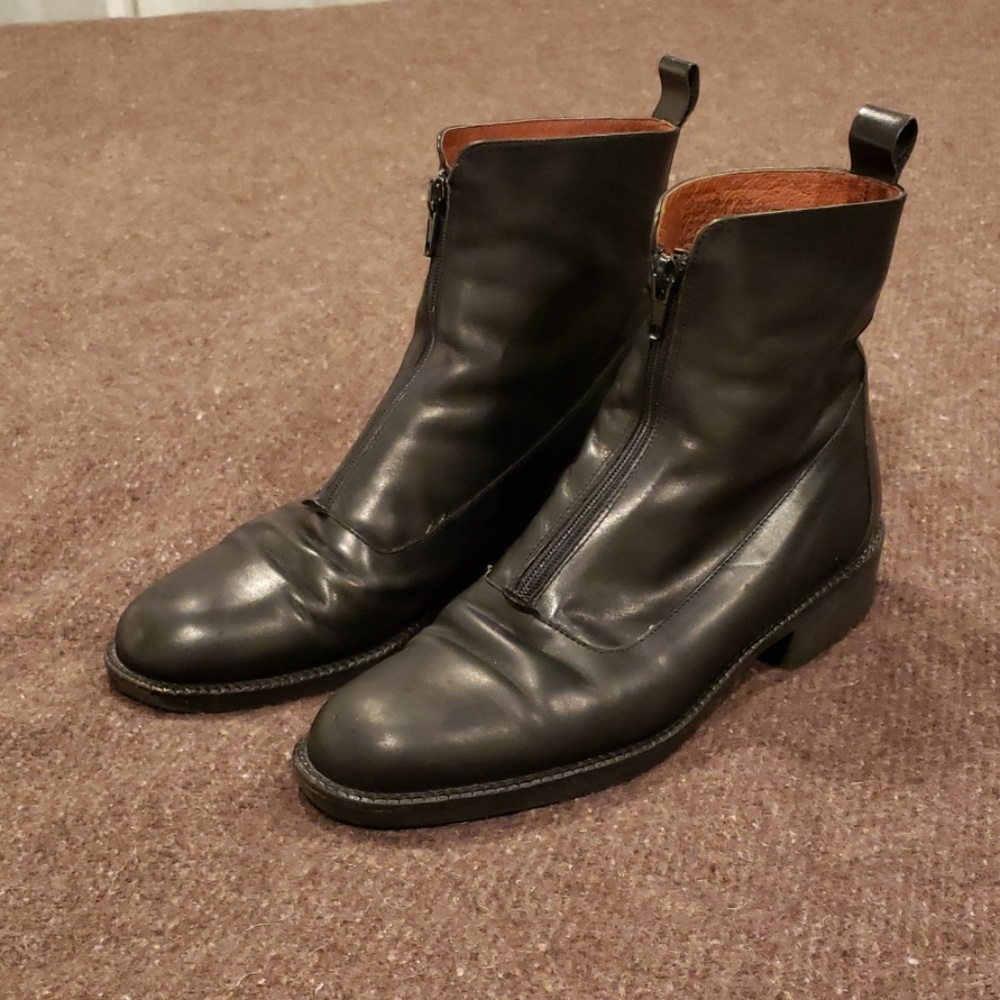 Eddie Bauer Zip Chelsea Boot